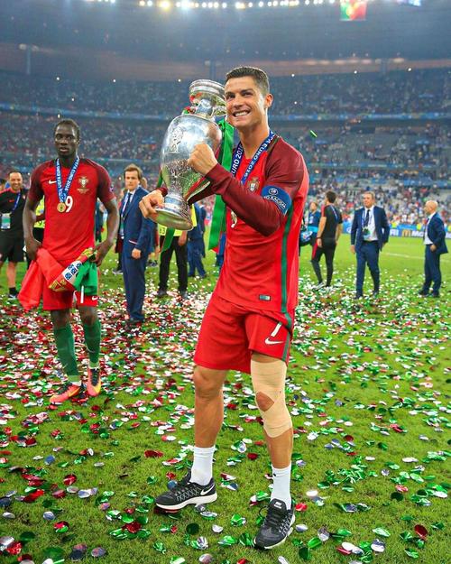 斯基拉：伊卡尔迪未来尚未确定，加拉塔萨雷计划与其商讨续约（斯基拉：伊卡尔迪去留未定，加拉塔萨雷将与其洽谈续约）