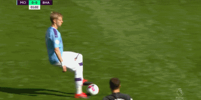 巴黎人报：萨福诺夫四场仅失三球，大巴黎一门之争已经白热化（巴黎人报：萨福诺夫四战仅丢3球，巴黎门将一号位竞争进入白热期）