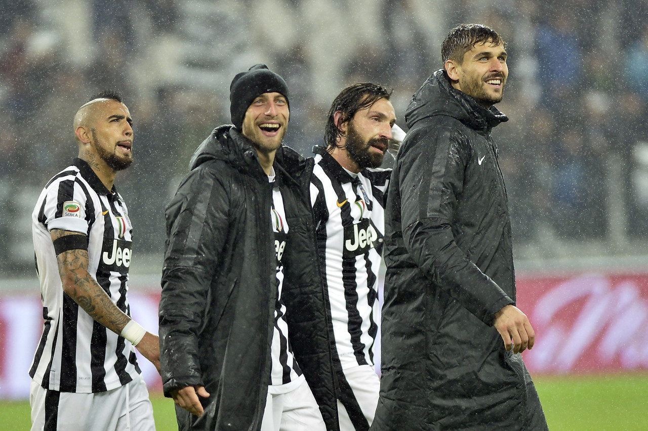 大巴黎官方：萨福诺夫左手骨折，将在3至4周内进行复查（巴黎圣日耳曼通报：萨福诺夫左手骨折，预计3至4周后复查）