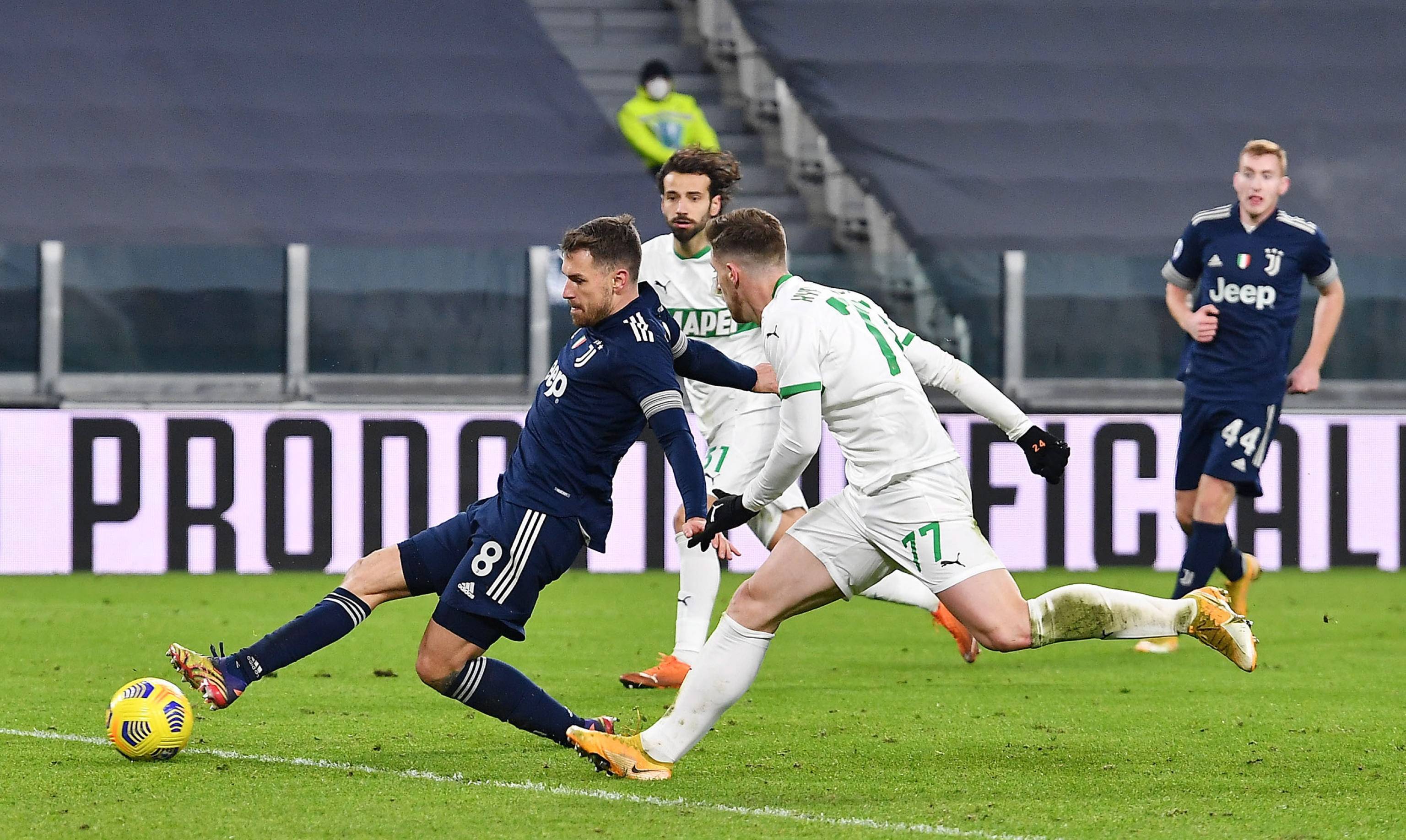 阿森纳遭遇伤病打击：莫斯克拉缺阵几周，维拉绝杀险胜