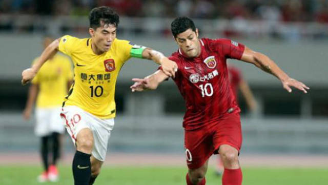 埃基蒂克成为西塞后首位为利物浦单场联赛打入2球的法国球员