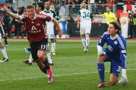 罗马诺：曼联已与内维斯的经纪人交谈，但还没有和新月正式谈判（罗马诺：曼联已与内维斯经纪人接触，但尚未就转会与利雅得新月展开正式谈判）